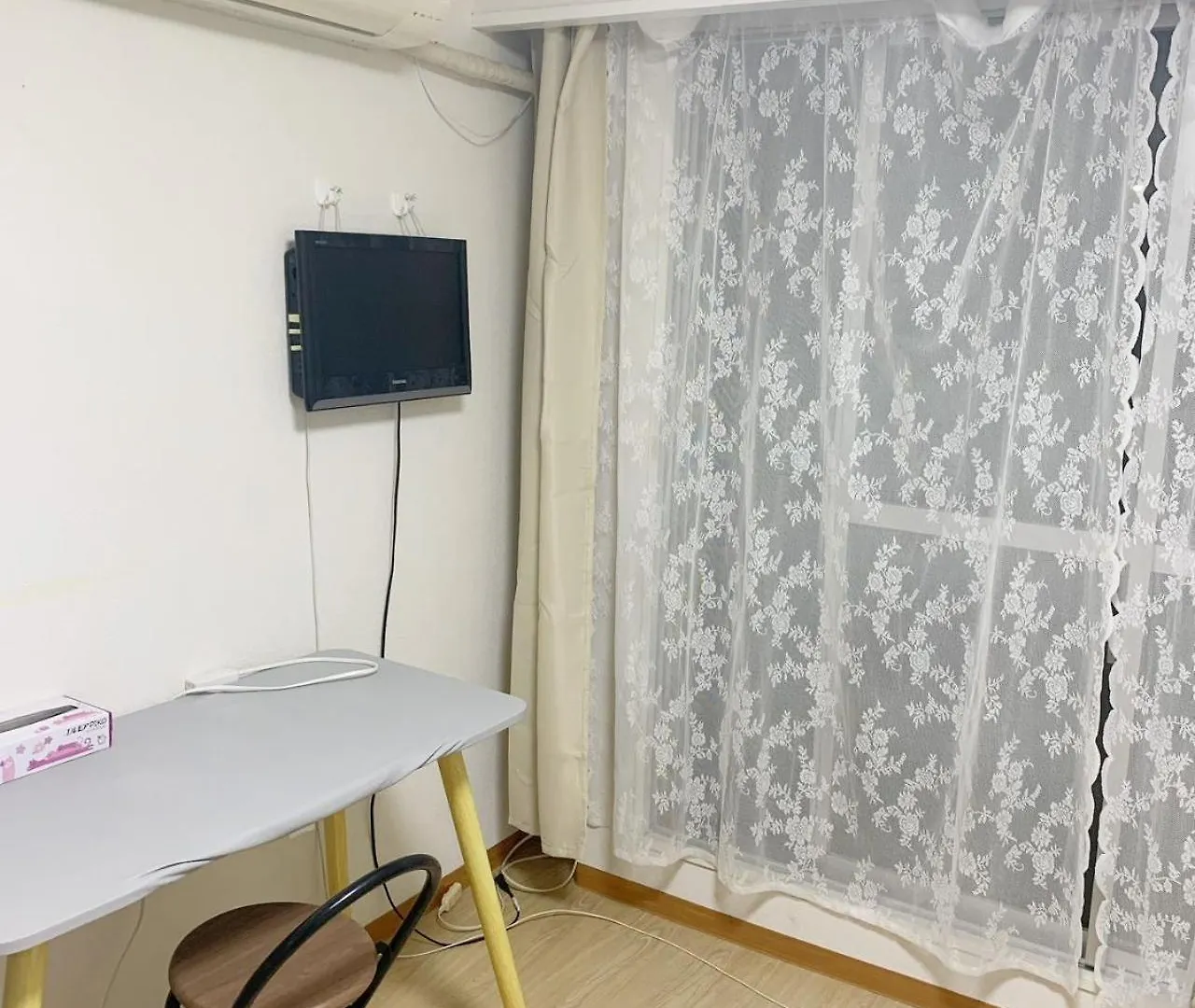 Shinjuku Center: Prime Location with Sunny Terrace Views Apartment Tokyo