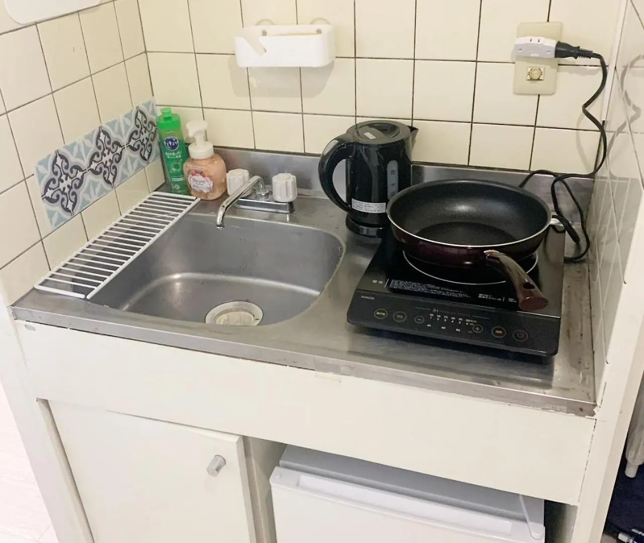 Shinjuku Center: Prime Location with Sunny Terrace Views Apartment Tokyo